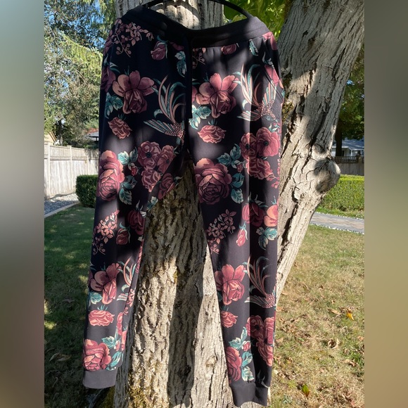 ❤️🖤🩷Au Cotton Leggings🖤🩷❤️ - Picture 1 of 5